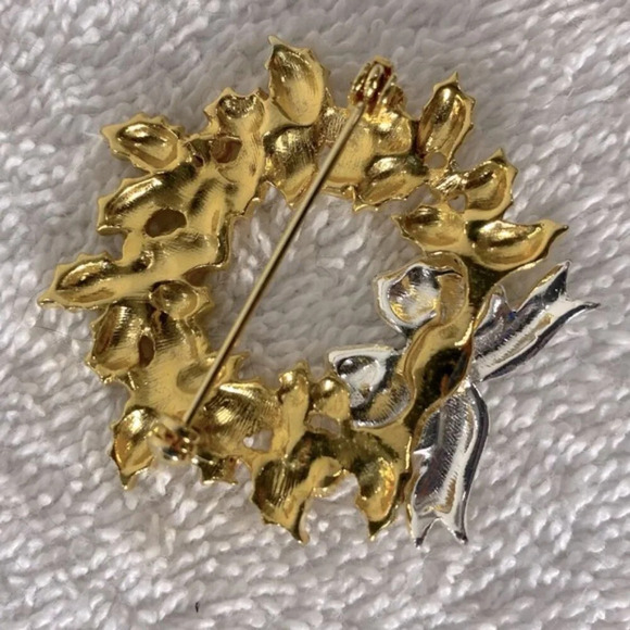 Vintage Gold Silver Tone Wreath With Jewels Pin Brooch - Picture 6 of 8